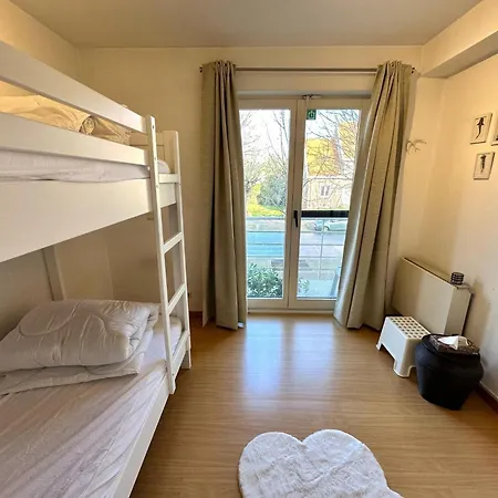 In Belgium Near Scenic Parks, Cleaning Included Appartement *